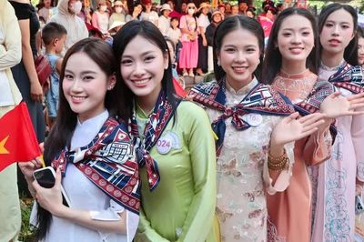 Trọn vẹn một ngày khám phá Thăng Long - Kinh Bắc trên Chuyến tàu Độc lập 5 cửa ô