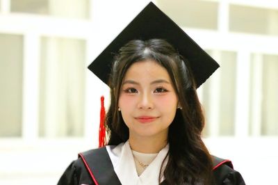 Nữ sinh Hà Nội tốt nghiệp loại Xuất sắc, là thủ khoa Trường ĐH Y Dược