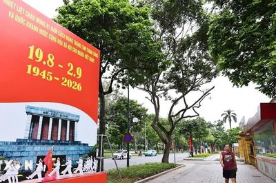 Hà Nội rực rỡ cờ hoa chào mừng ngày Quốc khánh 2/9