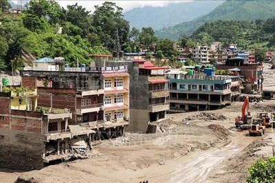 Trung Quốc gửi viện trợ khẩn cấp và cử chuyên gia cứu hộ tới Nepal