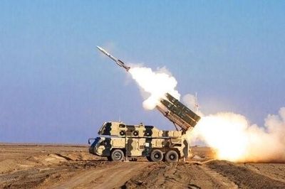 IRGC ra đòn trả đũa: Jordan đánh chặn 8 tên lửa bay vào không phận; giá dầu tăng hơn 2%