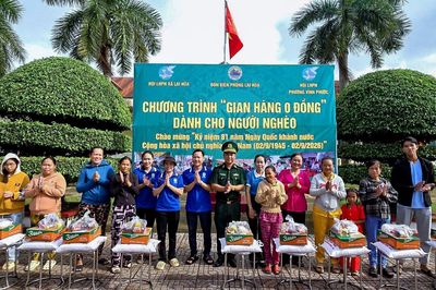 'Gian hàng 0 đồng' chăm lo người nghèo khu vực biên giới biển dịp Quốc khánh 2/9