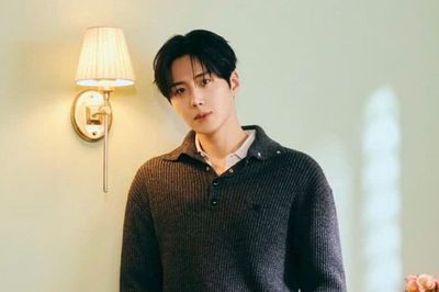 Kim Seon Ho đích thân tung ảnh selfie sau tranh cãi chỉnh sửa