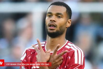 Đội trưởng Virgil van Dijk lên tiếng khuyên Liverpool giữ Cody Gakpo trước sự nhòm ngó của Man City