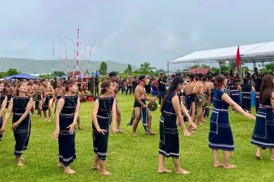 Pờ Tó rộn ràng đêm hội cồng chiêng