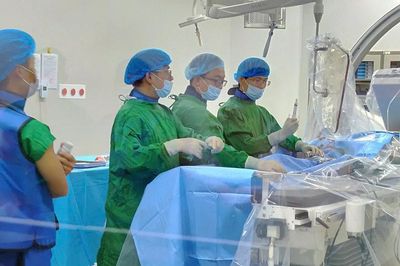 Giữ nhịp trái tim bằng tái thông mạch vành