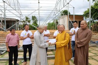 Đắk Lắk: Ban Trị sự Phật giáo tỉnh thăm chùa Tuệ Đăng bị ảnh hưởng nặng bởi lốc xoáy