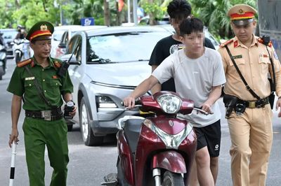 Hà Nội: Nhiều thanh, thiếu niên bị tạm giữ xe sau khi ăn nhậu ngày nghỉ lễ 2/9