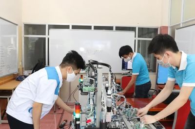 Vì sao người lao động và doanh nghiệp 'khó gặp nhau'?