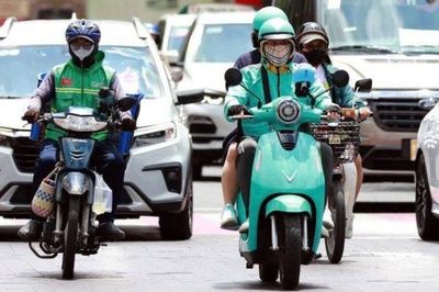Hà Nội xem xét nghiên cứu tác động chuyển đổi xe máy điện