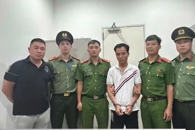 Bắt giữ đối tượng truy nã tại sân bay Nội Bài