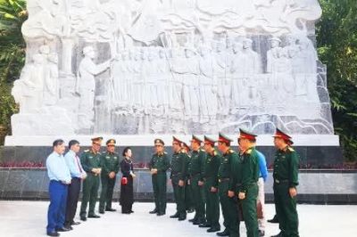 Theo màu cờ Tổ quốc từ Pác Bó - Tân Trào - Ba Đình đến kỷ nguyên mới (Bài 4)