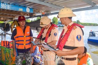 Siết chặt kỷ cương giao thông đường thuỷ