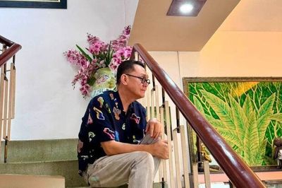 Nam NSƯT đến thăm biệt thự hàng chục tỷ của NSND Kim Cương, có thang máy riêng, bên trong đầy tượng Phật