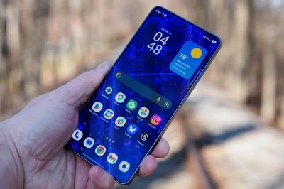 Dùng 7 năm vẫn chưa lỗi thời: Điểm danh 5 mẫu điện thoại Android bứt phá vòng đời phần mềm