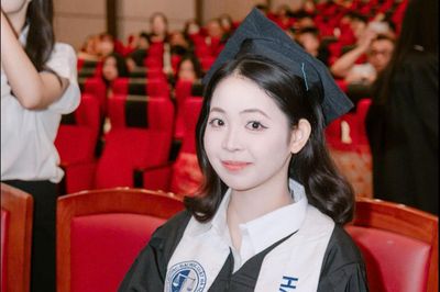 Ngày đi học, tối đi làm, nữ sinh Phú Thọ thành thủ khoa Luật