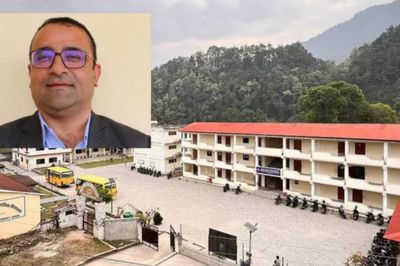 Hiệu trưởng Nepal chạy đua với lũ dữ, cứu mạng 1.643 học sinh
