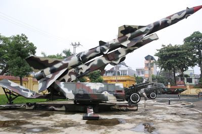 Những vũ khí, khí tài đặc biệt, xác máy bay B52 tại Bảo tàng Quân khu 3