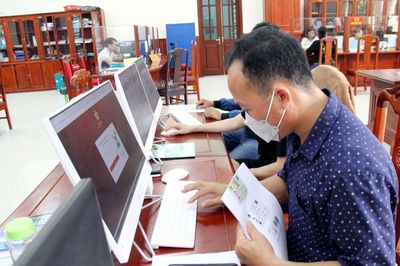 Chính phủ yêu cầu xử lý tình trạng 'đẻ' thêm thành phần hồ sơ ngoài quy định