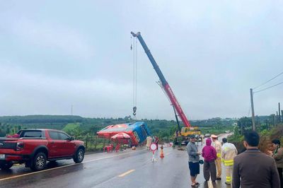 Thủ tướng yêu cầu điều tra, xử lý nghiêm sai phạm vụ lật xe khiến 4 người chết