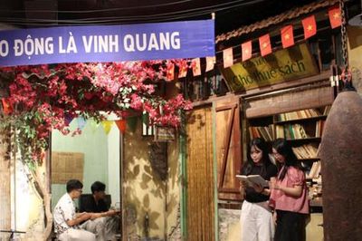 Tái hiện không khí 'Tết Độc lập' thời kỳ bao cấp giữa lòng Hà Nội