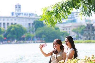 Hà Nội dịp Quốc khánh, bình yên trong từng khoảnh khắc