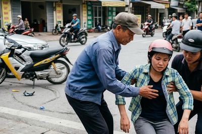 Cứu, giúp người bị tai nạn giao thông được hỗ trợ bao nhiêu tiền và cách nhận