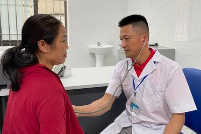 Đề xuất phụ cấp 80% để thu hút nhân lực y tế về vùng khó khăn
