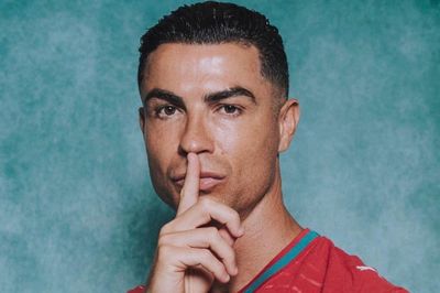 Sau Messi, khi nào Ronaldo rời tuyển quốc gia?