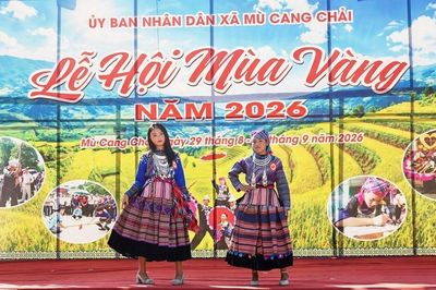 Sắc màu văn hóa Mông làm nên sức hút mùa vàng Mù Cang Chải