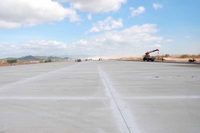 Đường cất hạ cánh số 2 sân bay Phù Cát trước ngày bay hiệu chuẩn