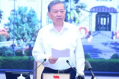 Xây dựng hệ thống an sinh xã hội đa tầng, bao trùm, lấy người dân làm trung tâm