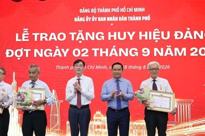 Tiếp nối giữa niềm tự hào và khát vọng cống hiến