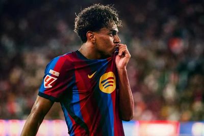 Barcelona thắng đậm, Arsenal giữ mạch toàn thắng
