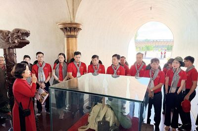 Đến 'địa chỉ đỏ' được bồi đắp niềm tin và trách nhiệm