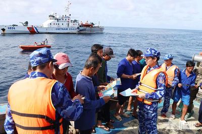 Bộ tư lệnh Vùng Cảnh sát biển 3 quyết liệt chống khai thác IUU