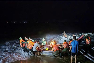 Hướng dẫn gần 51.000 phương tiện tránh trú bão