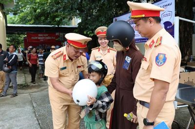 Sắc nắng trên từng cây số
