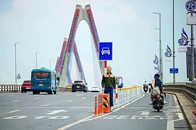 Hà Nội siết chặt an toàn giao thông trên các cây cầu trọng điểm