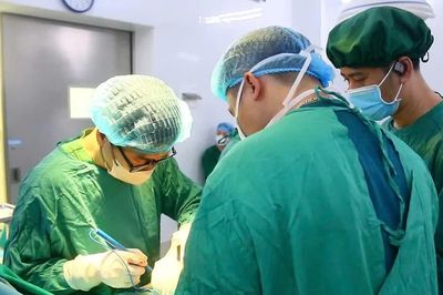 Cấp cứu thành công bệnh nhân vỡ u cơ mỡ mạch thận rất nguy kịch