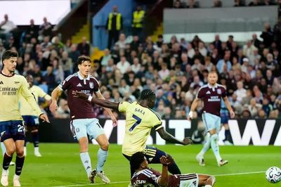 Saka ghi bàn duy nhất giúp Arsenal hạ Aston Villa