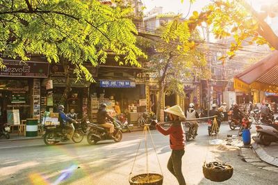 Mẹ tôi bán cả trời thu