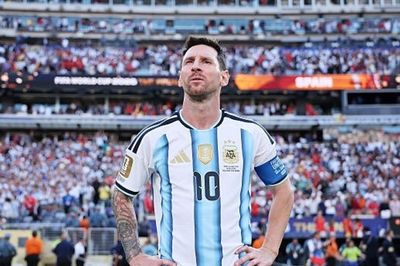 Lionel Messi tuyên bố giã từ đội tuyển quốc gia Argentina, khép lại một chương lịch sử