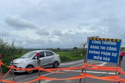 Gia Lai: Cấm phương tiện lưu thông trên tuyến đường chưa bàn giao sau vụ lật xe khiến 4 người tử vong