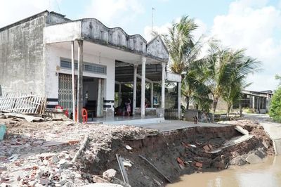 Mùa sạt lở bên dòng Cửa Lớn