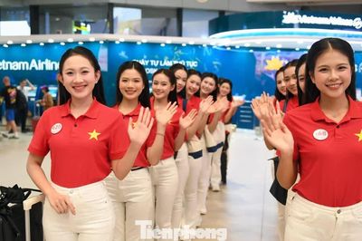 Hành trình tự hào của thí sinh Hoa hậu Việt Nam trên chuyến bay đặc biệt 2/9