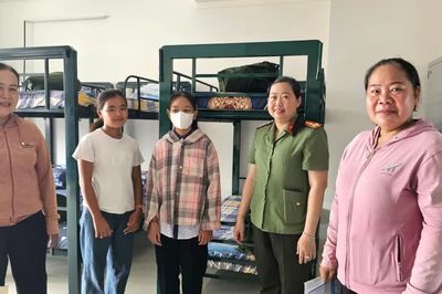 Phụ huynh xúc động ngày con em nhập học ngôi trường đặc biệt ở Cần Thơ