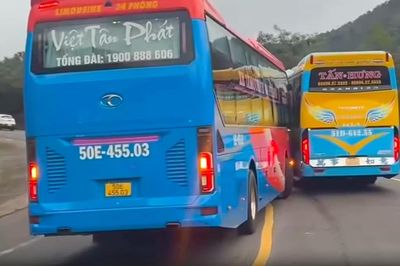 Xe khách Việt Tân Phát vượt ẩu, tông xe khác trên đèo Mang Yang