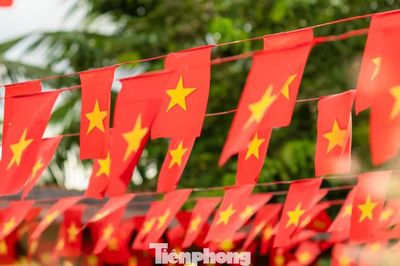 Những khoảng trời rực sắc cờ đỏ mừng Tết Độc lập