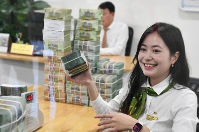 Cuộc đua vốn ngân hàng nóng lên, loạt nhà băng sắp vượt 100.000 tỷ đồng